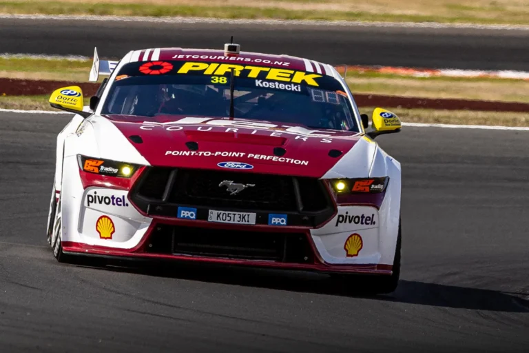 Supercars-Taupo-DJR